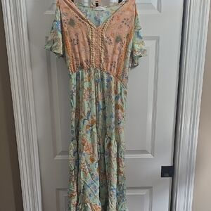 Elegant Floral Maxi Dress in Pastel Hues